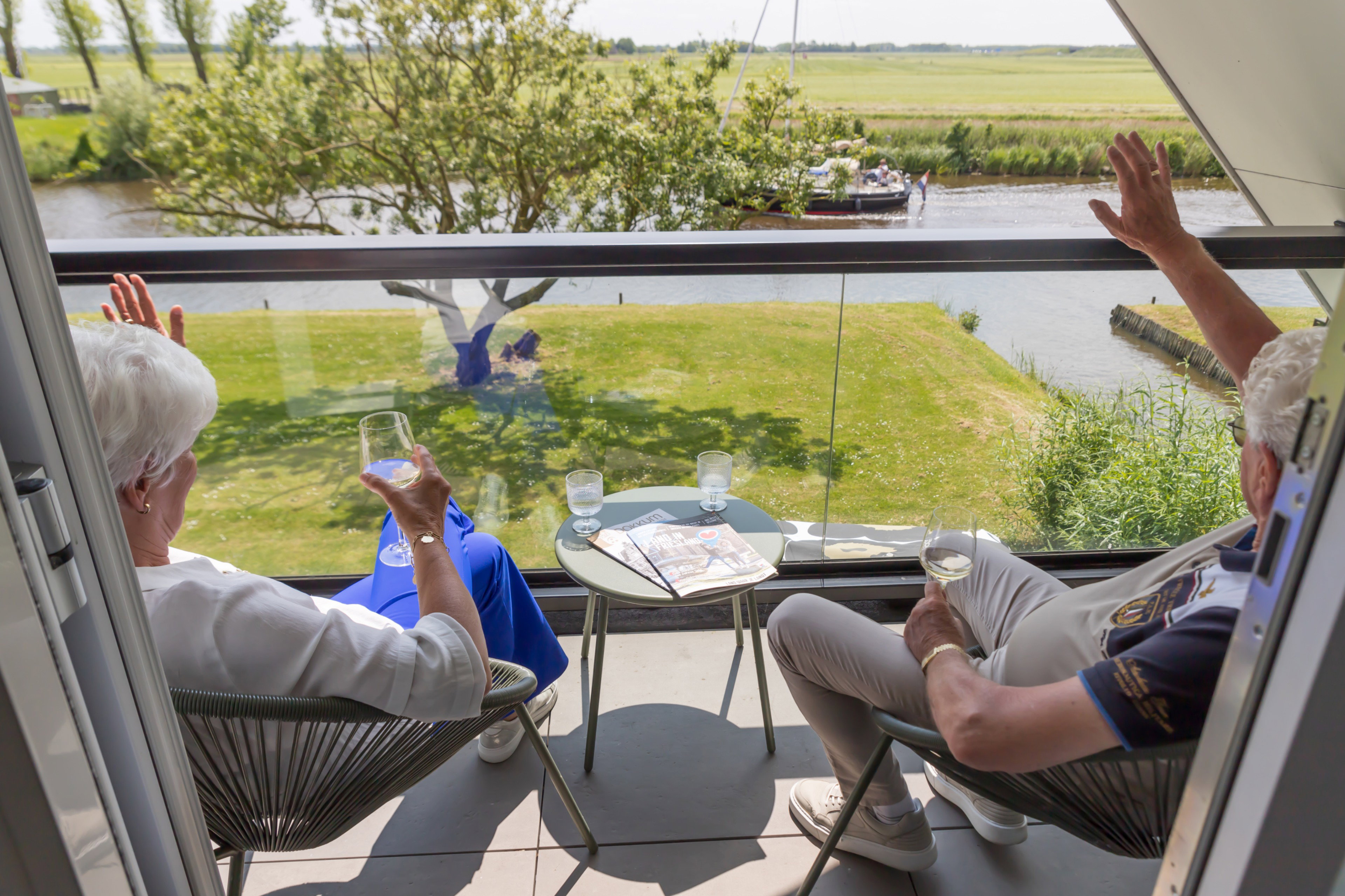 - image: 33