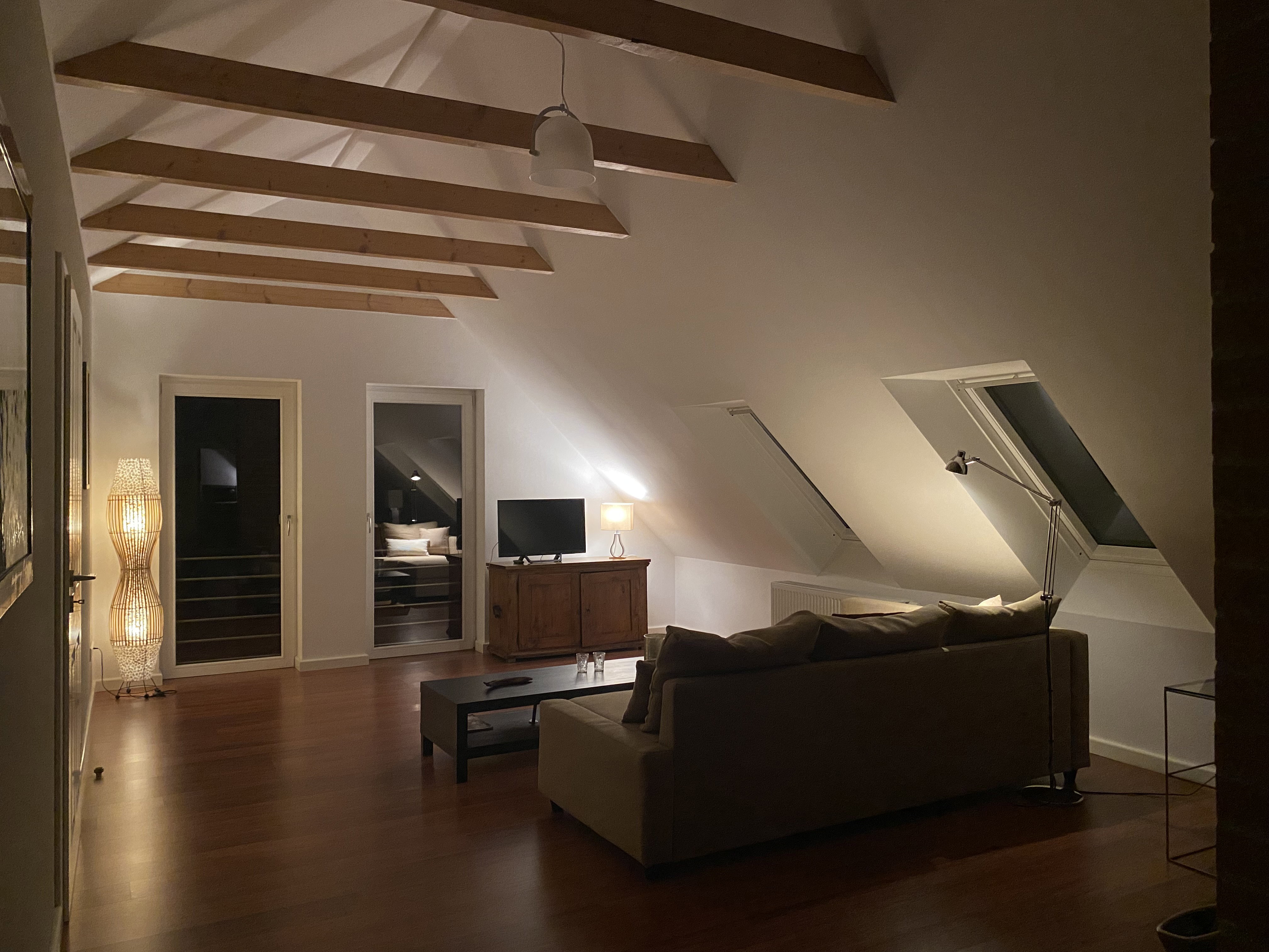 - image: 12