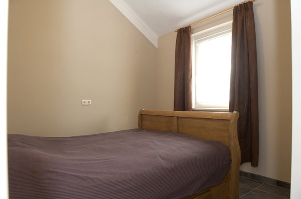 - image: 12