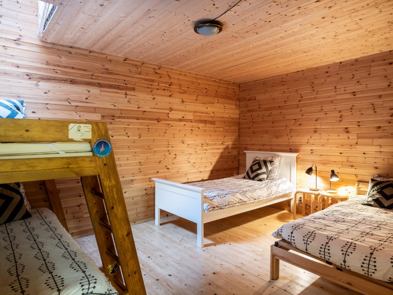 - image: 25