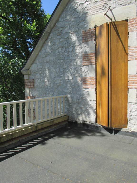 - image: 10