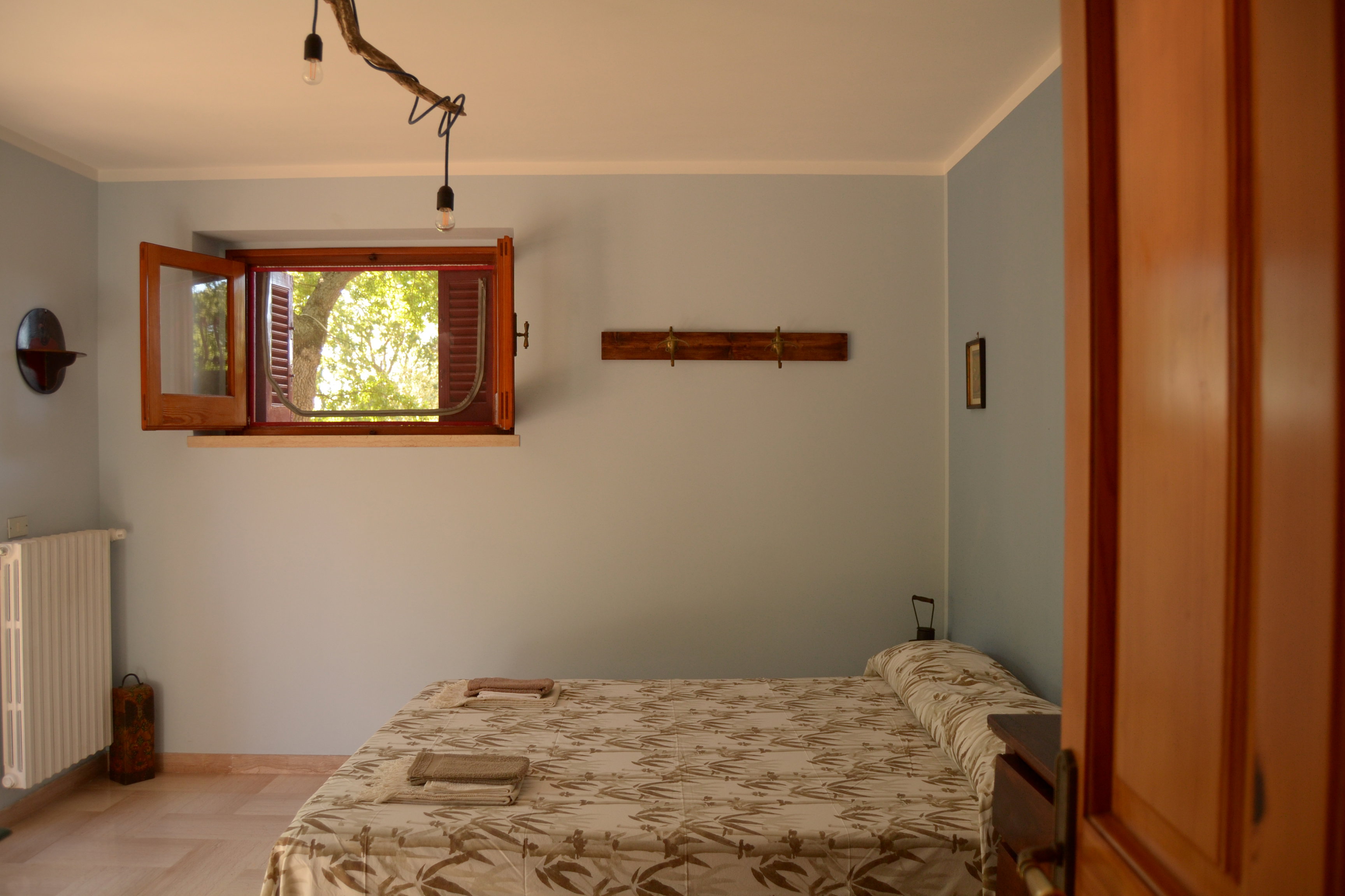 - image: 11