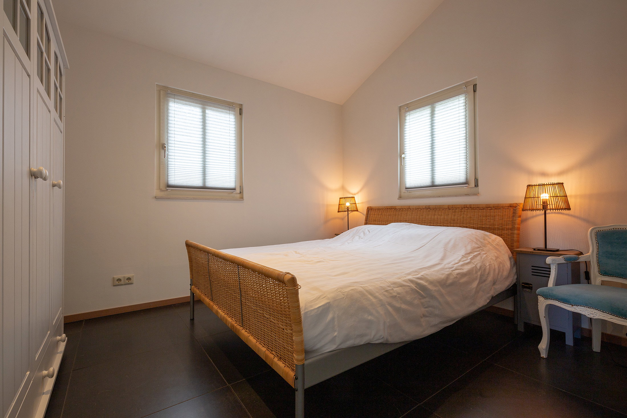 - image: 8