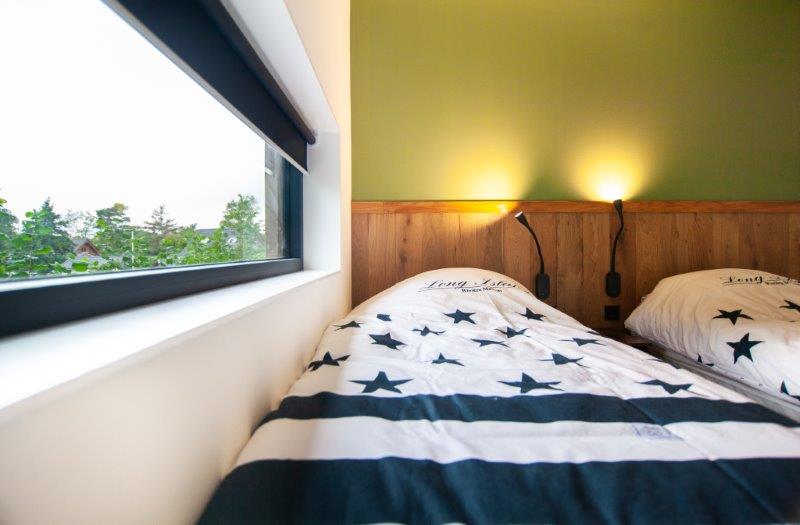 - image: 16