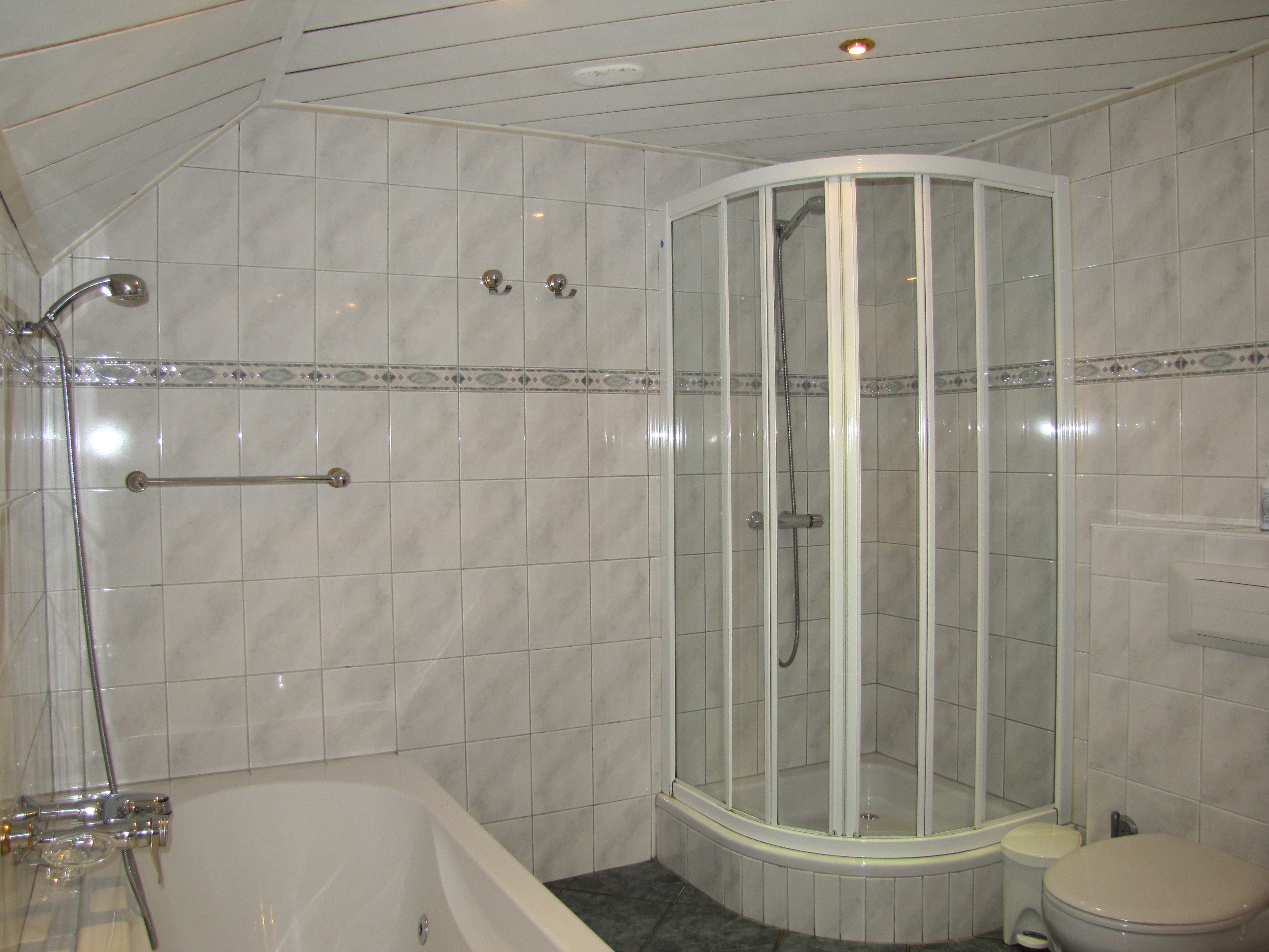 - image: 12