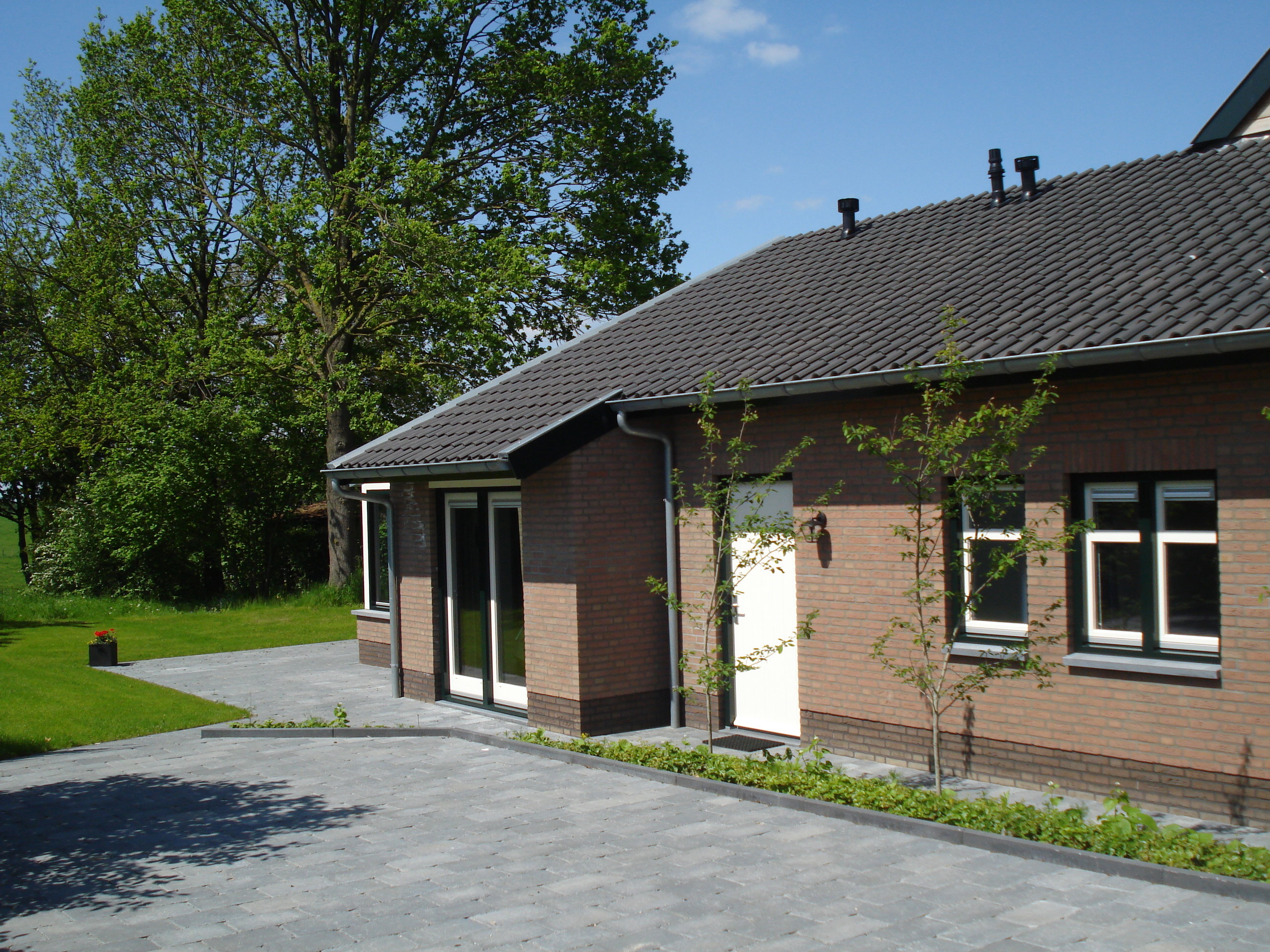 - image: 13