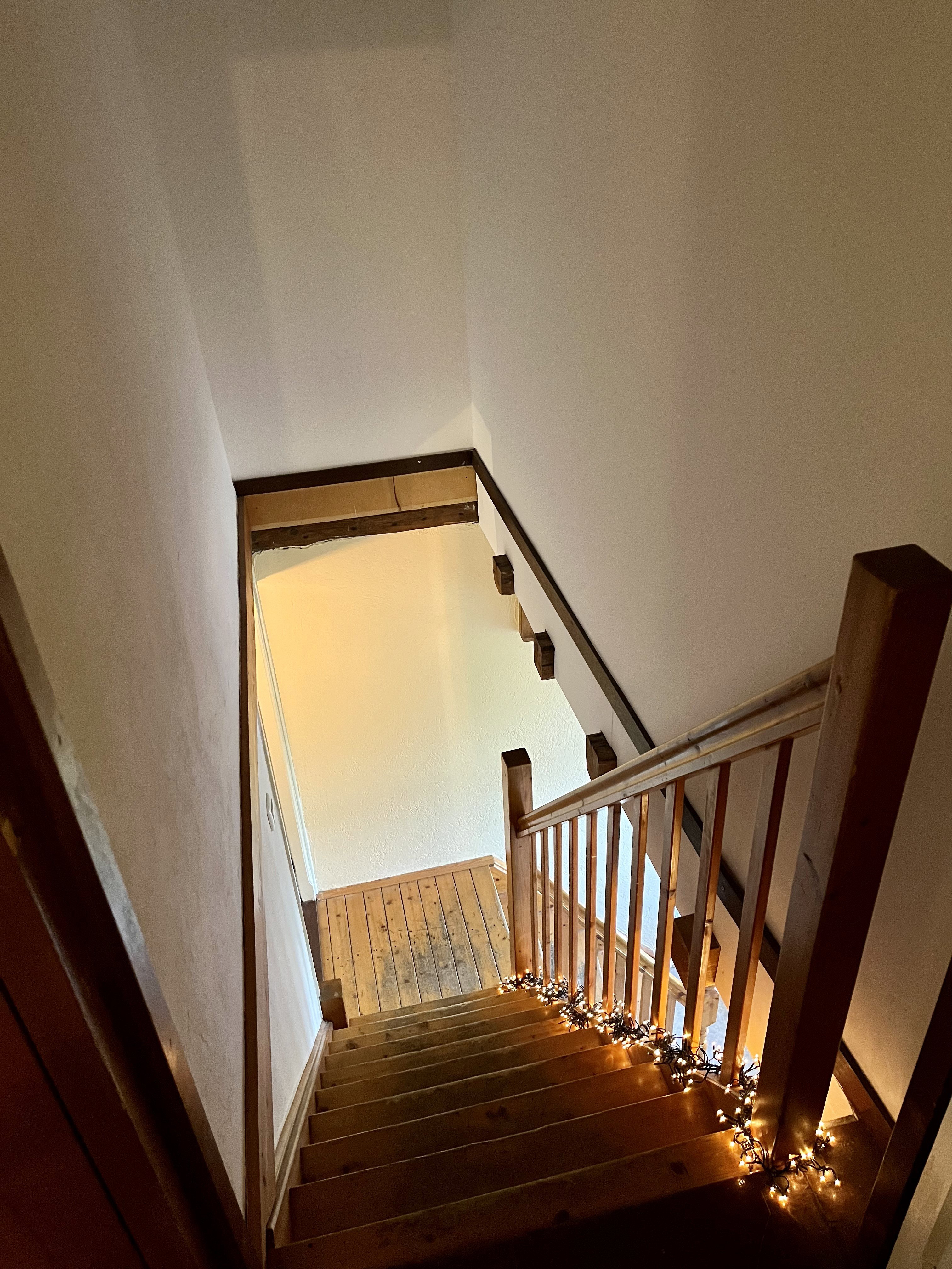 - image: 11