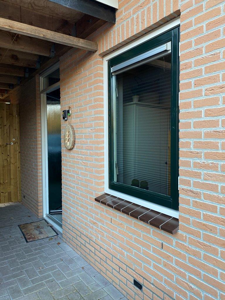 - image: 11