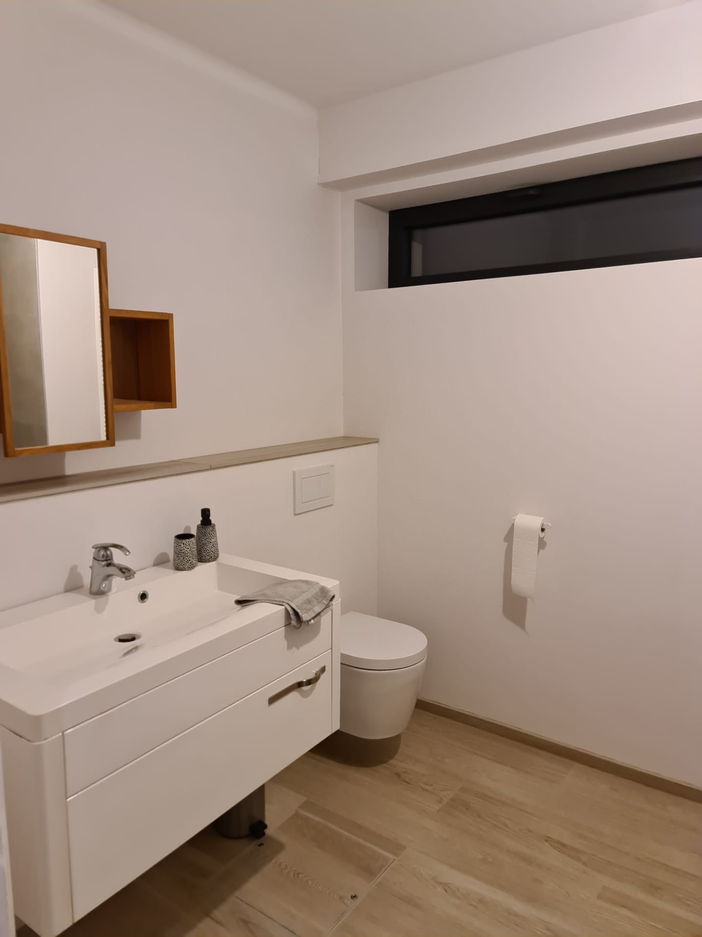 - image: 22