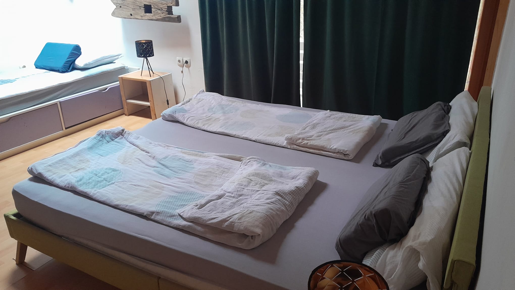 - image: 105