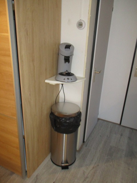 - image: 11