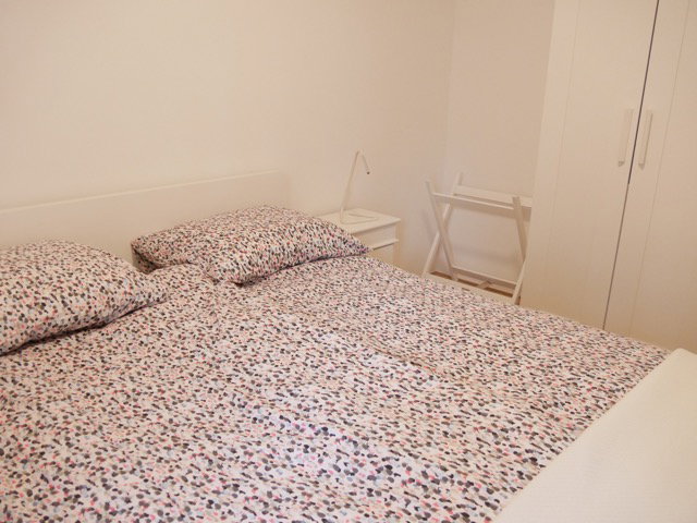 - image: 12
