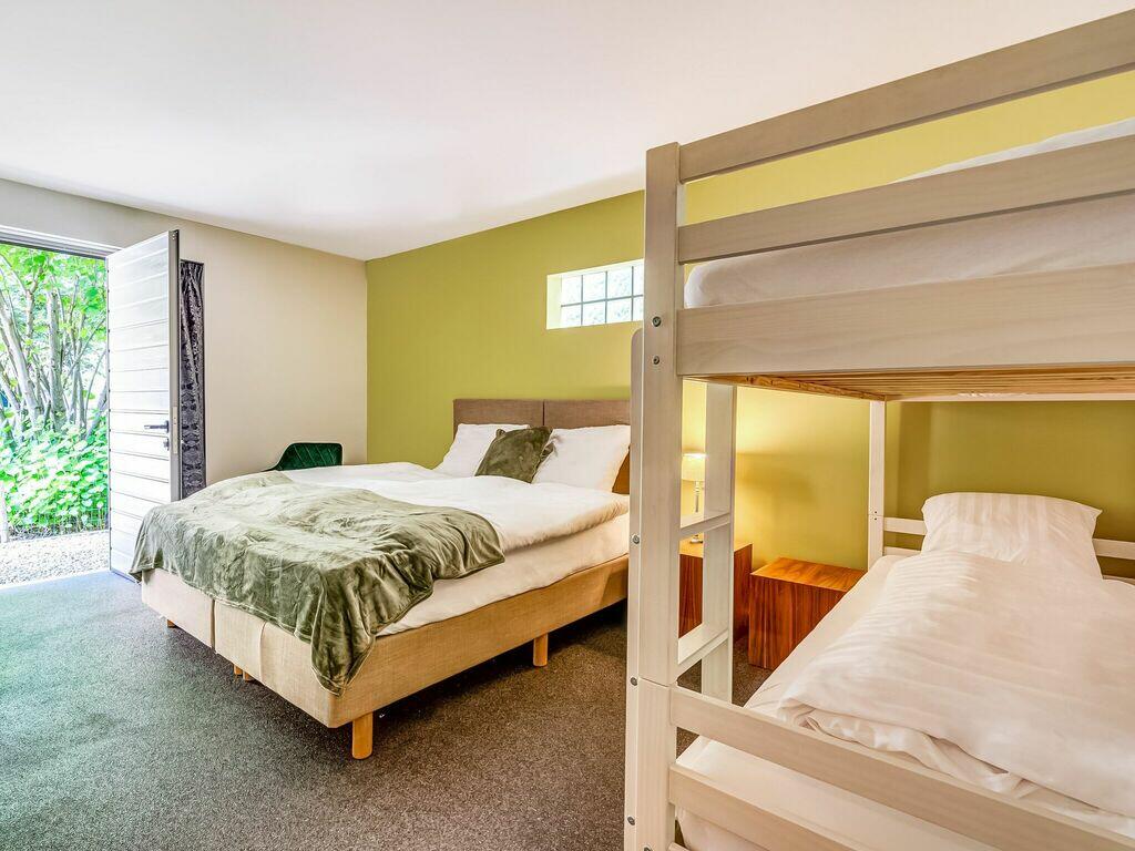 - image: 11