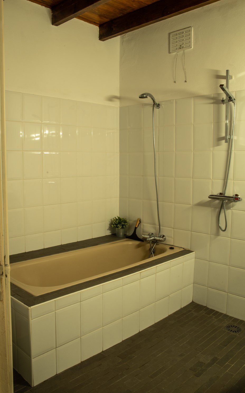 - image: 14