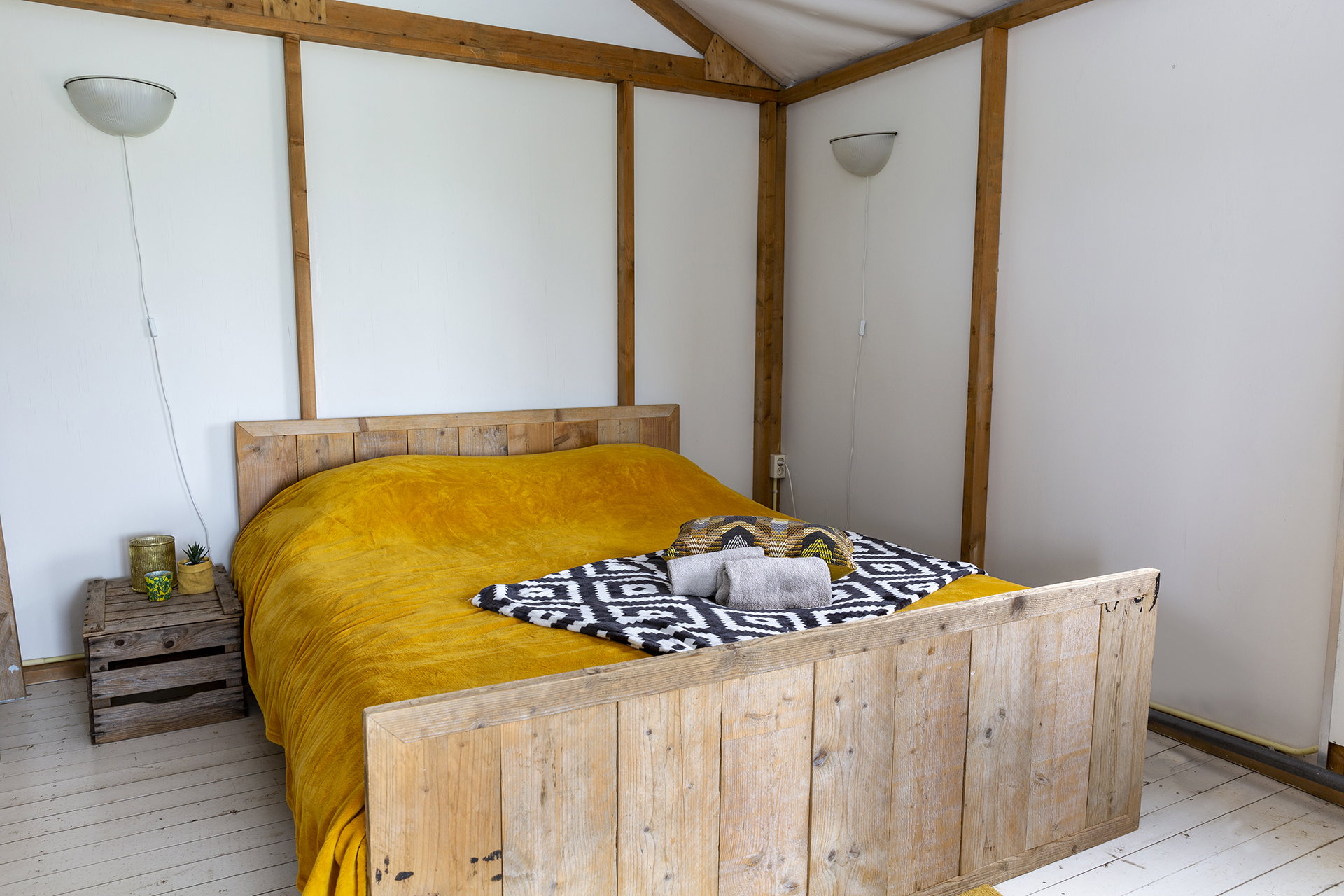 - image: 9