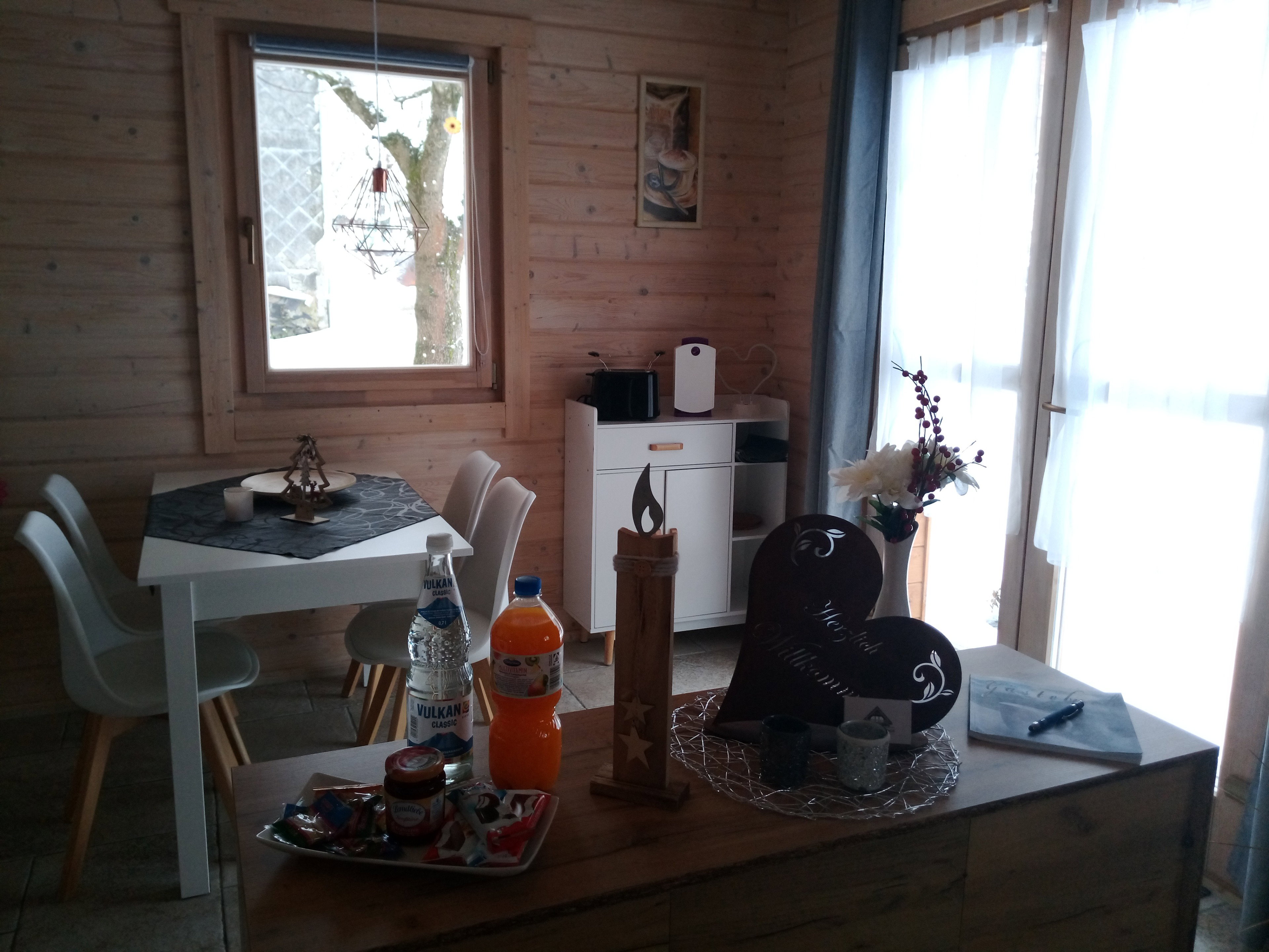 - image: 22