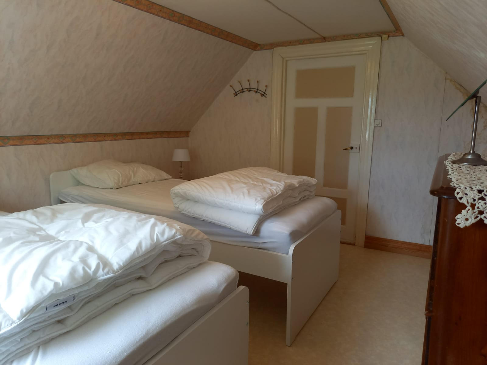- image: 23