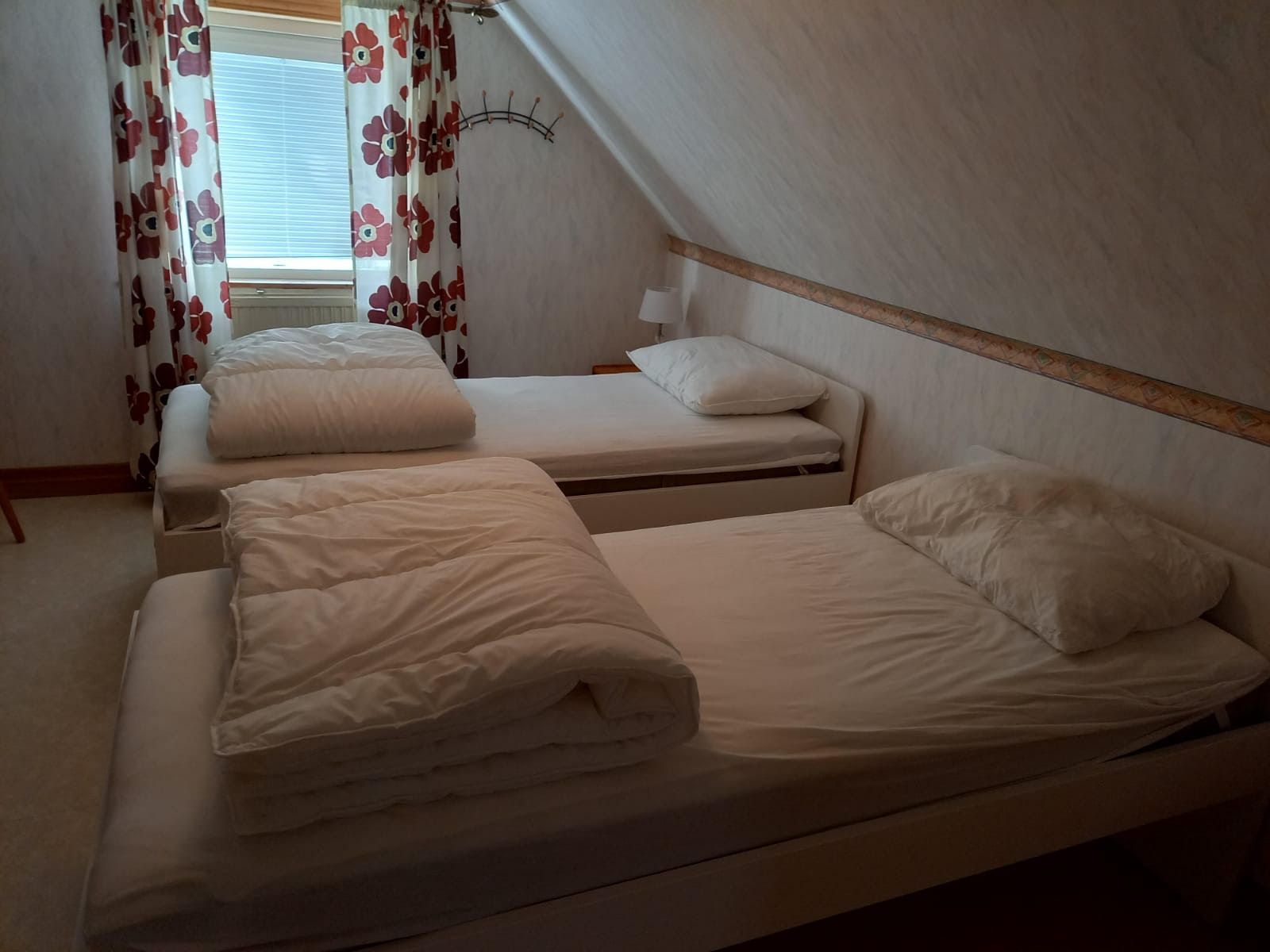 - image: 22