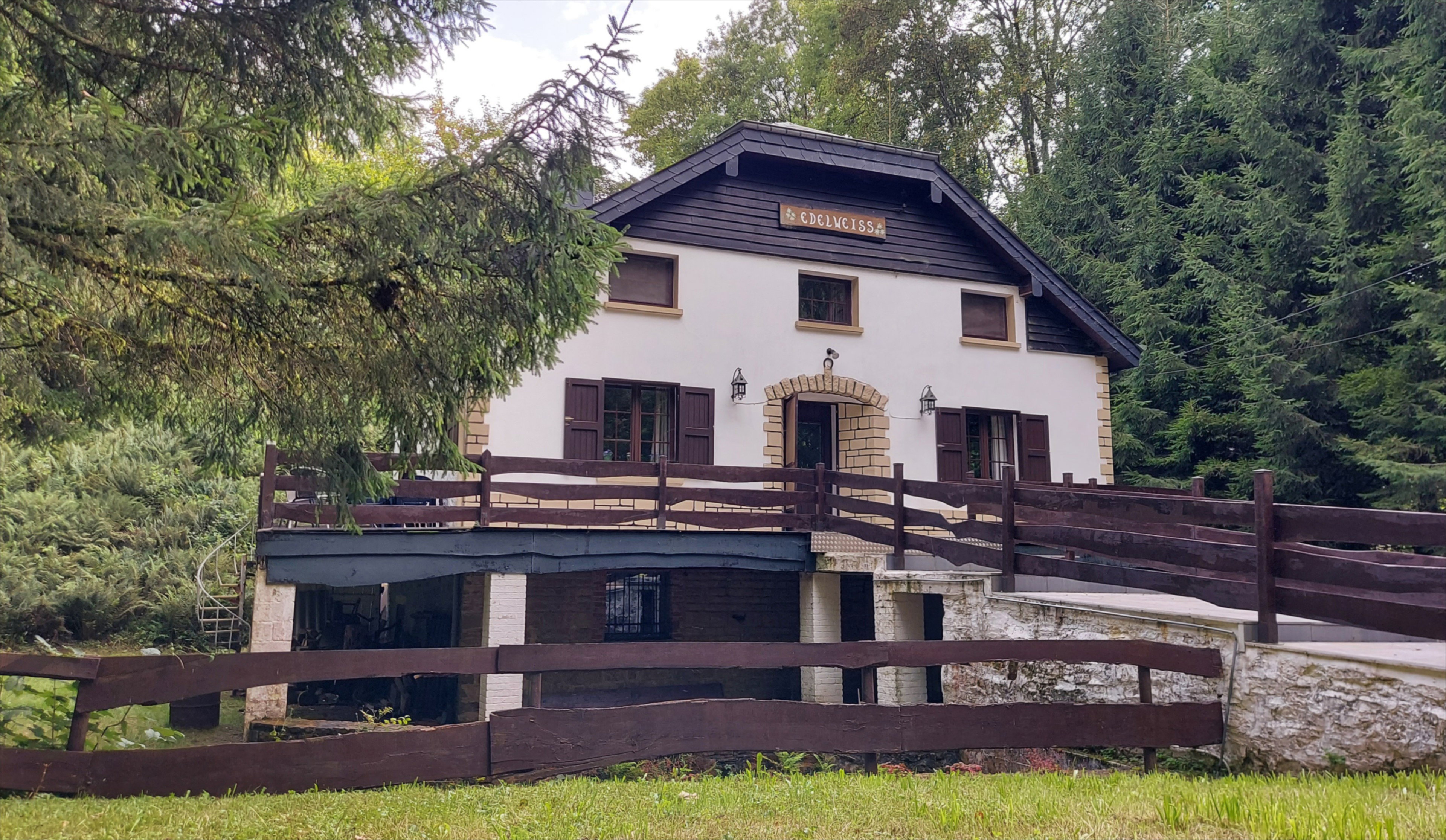 Naturhäuschen in Muno