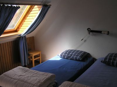 - image: 12