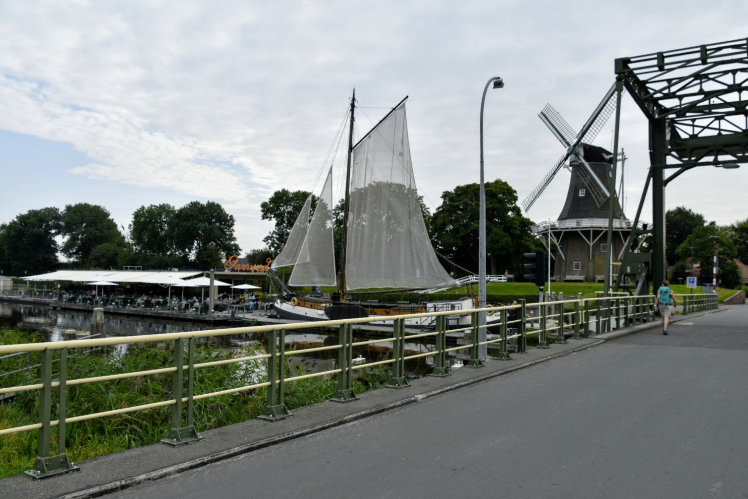 - image: 20