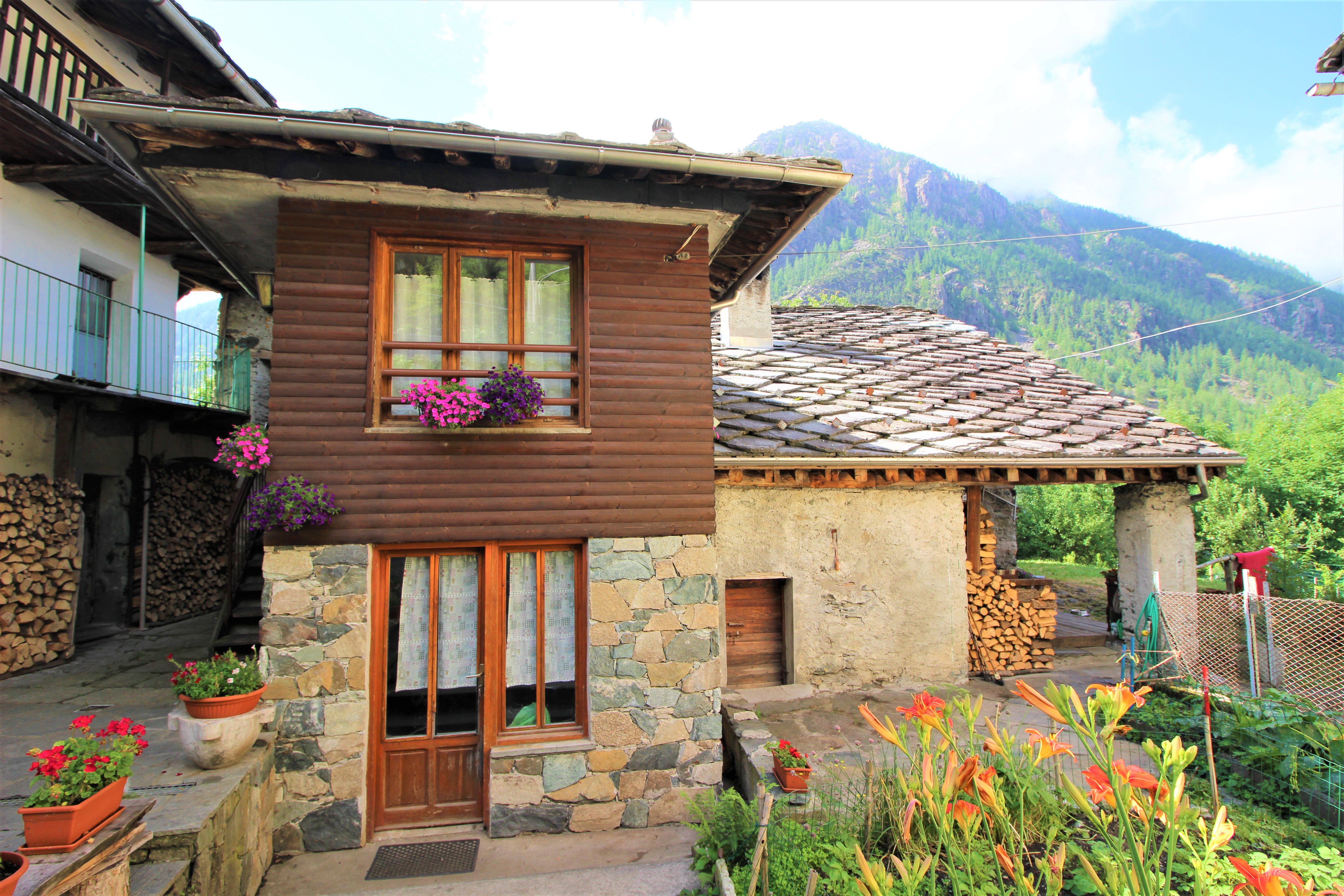 Nature house in Ala di stura