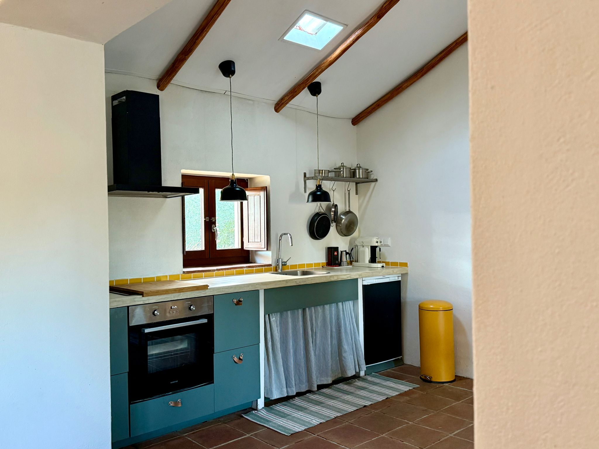 - image: 12