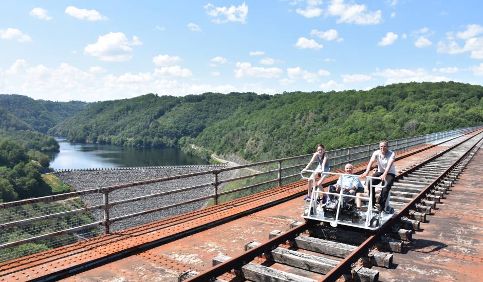 - image: 15