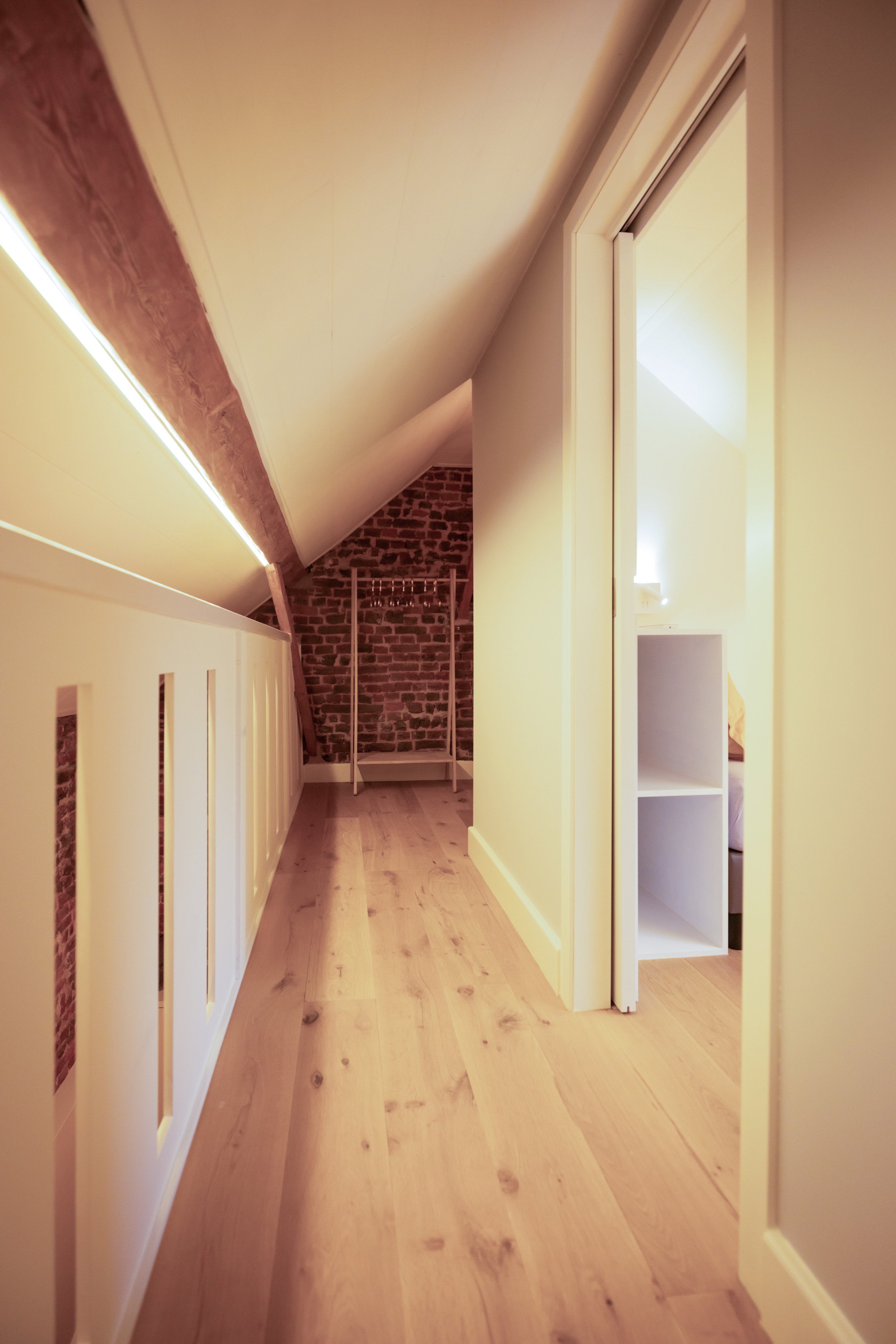 - image: 10