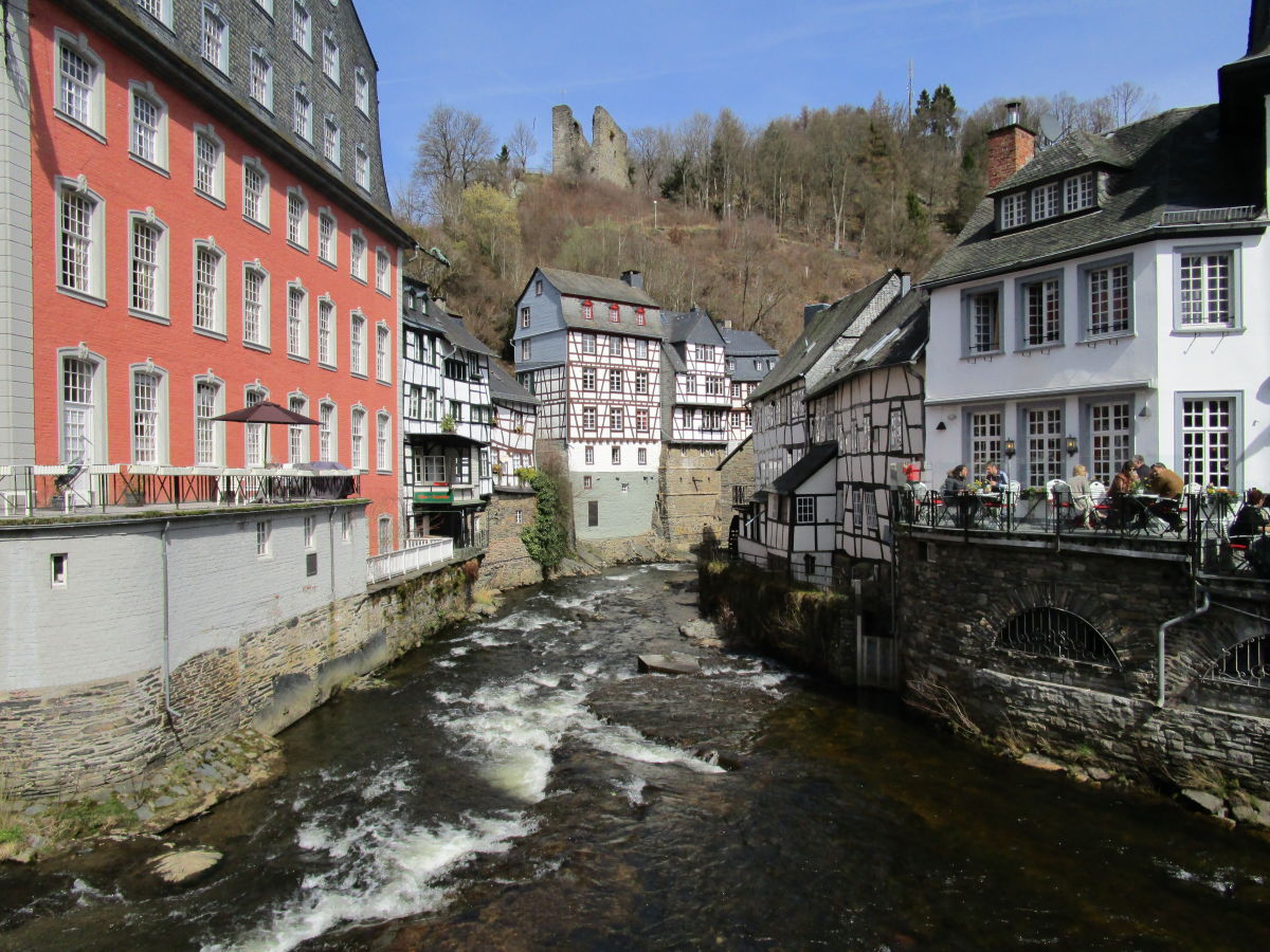 - image: 16