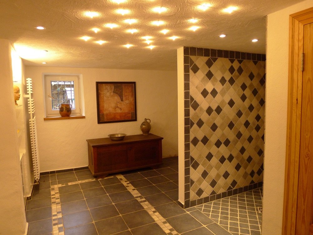 - image: 12