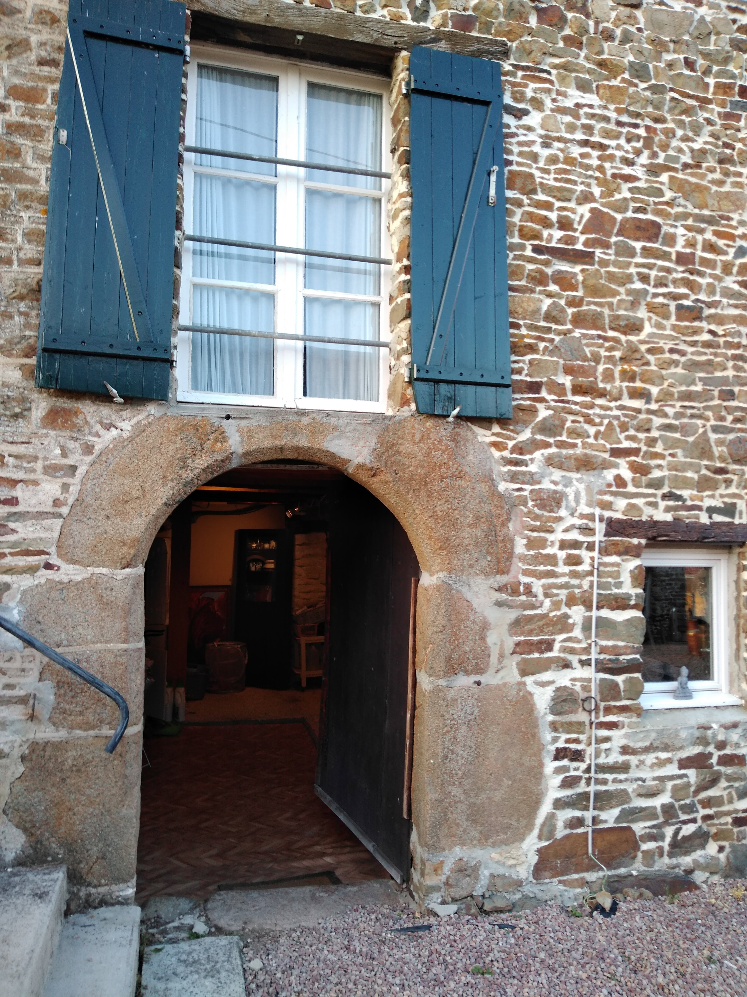 - image: 10