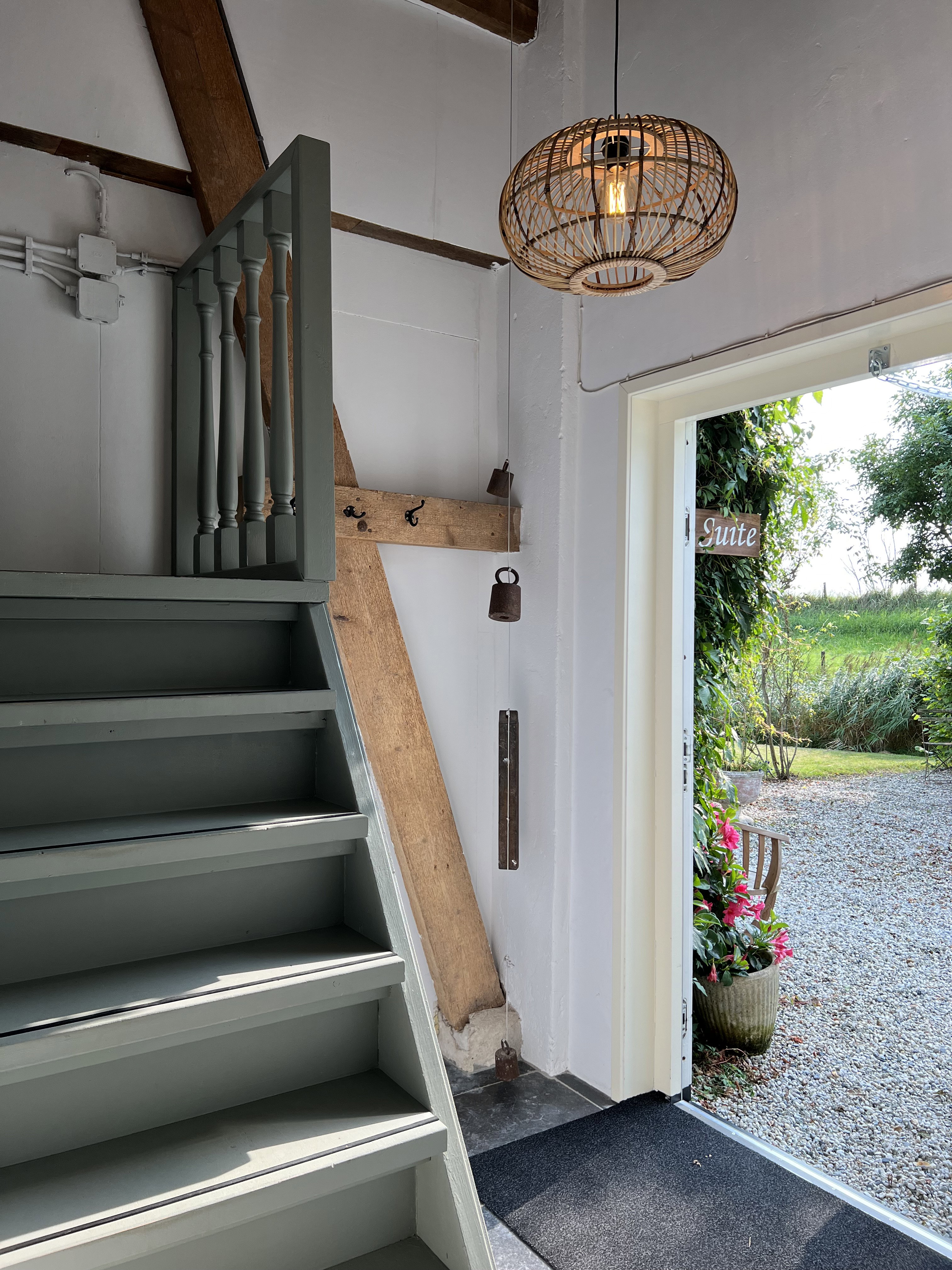 - image: 24