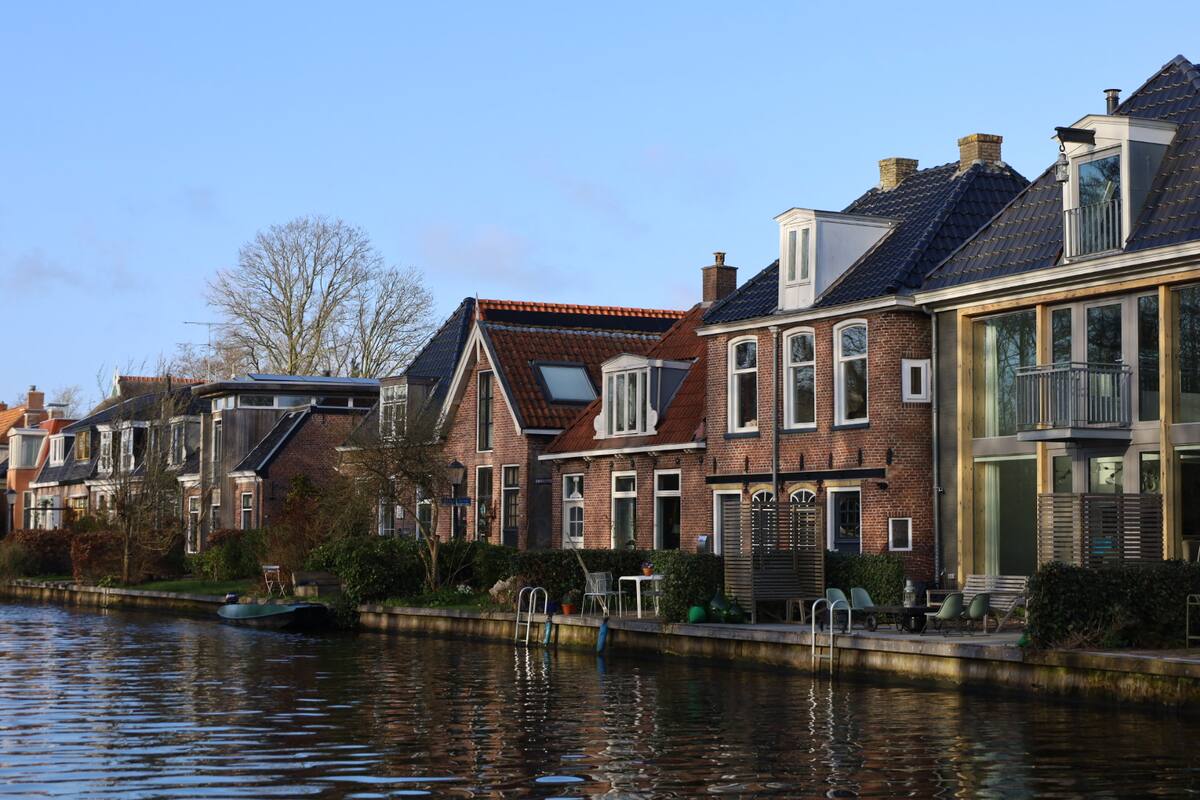 - image: 28