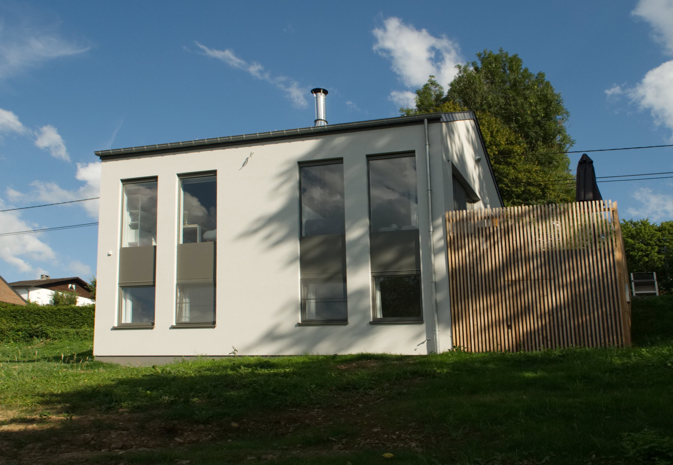 - image: 28