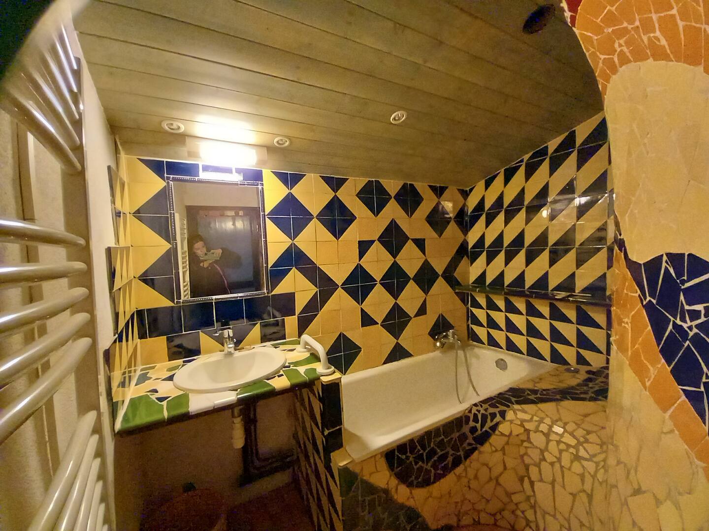 - image: 8