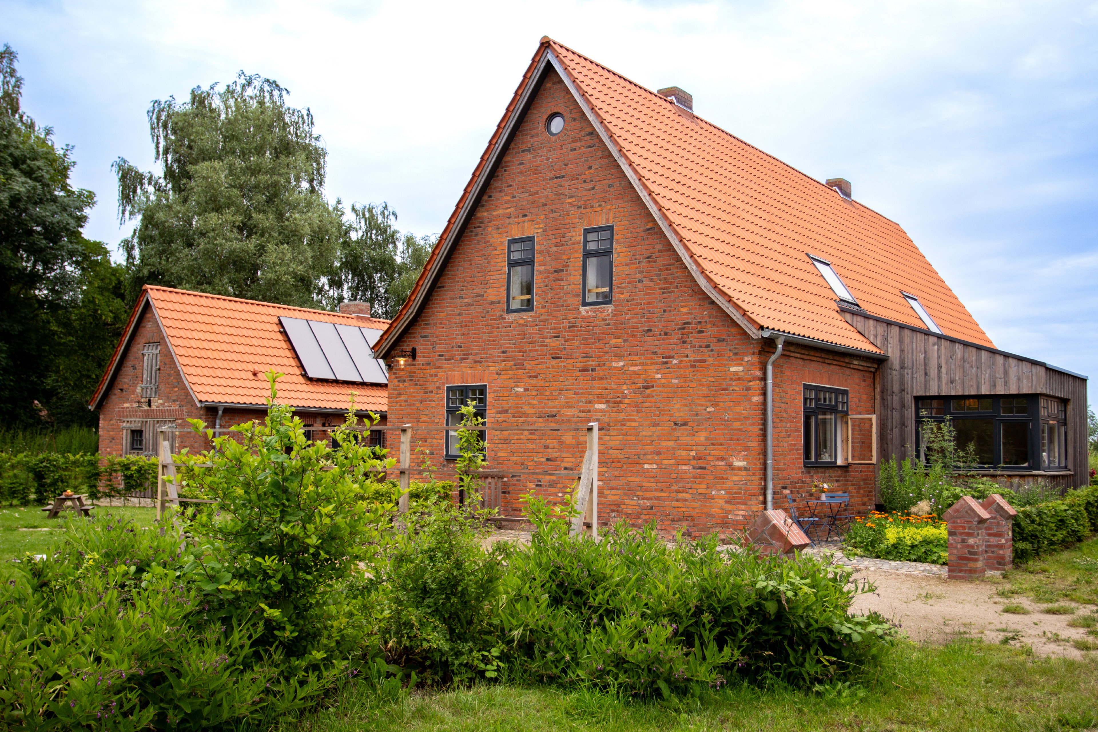- image: 16