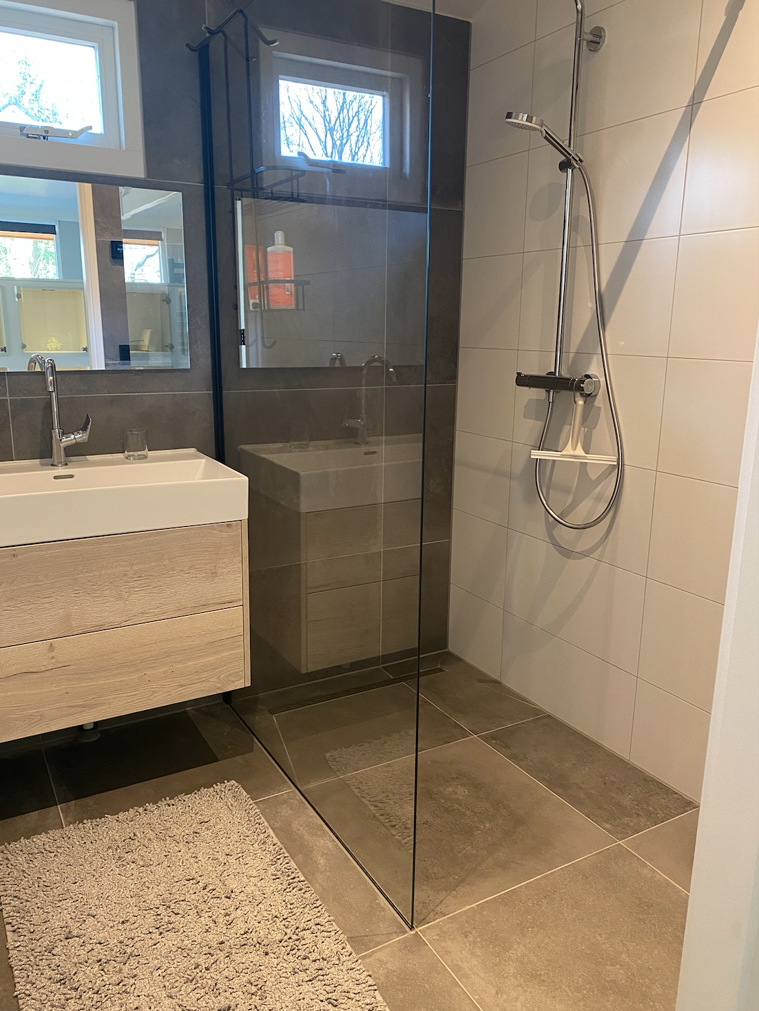 - image: 12