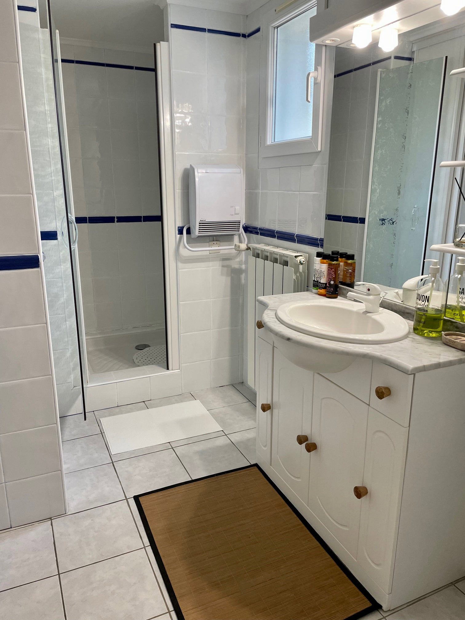 - image: 16