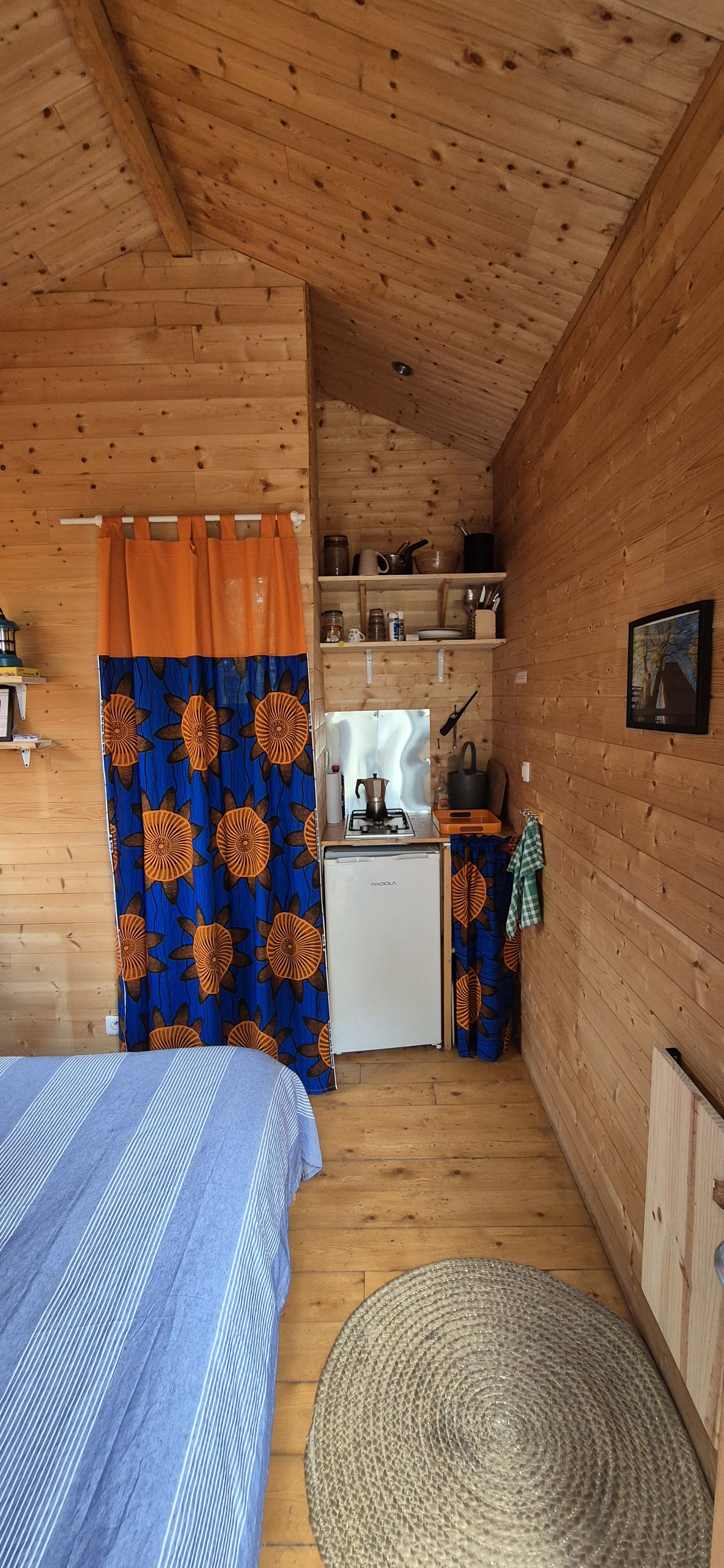 - image: 16