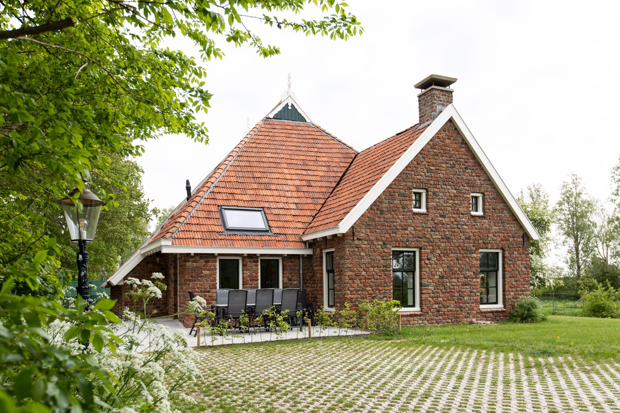 - image: 23