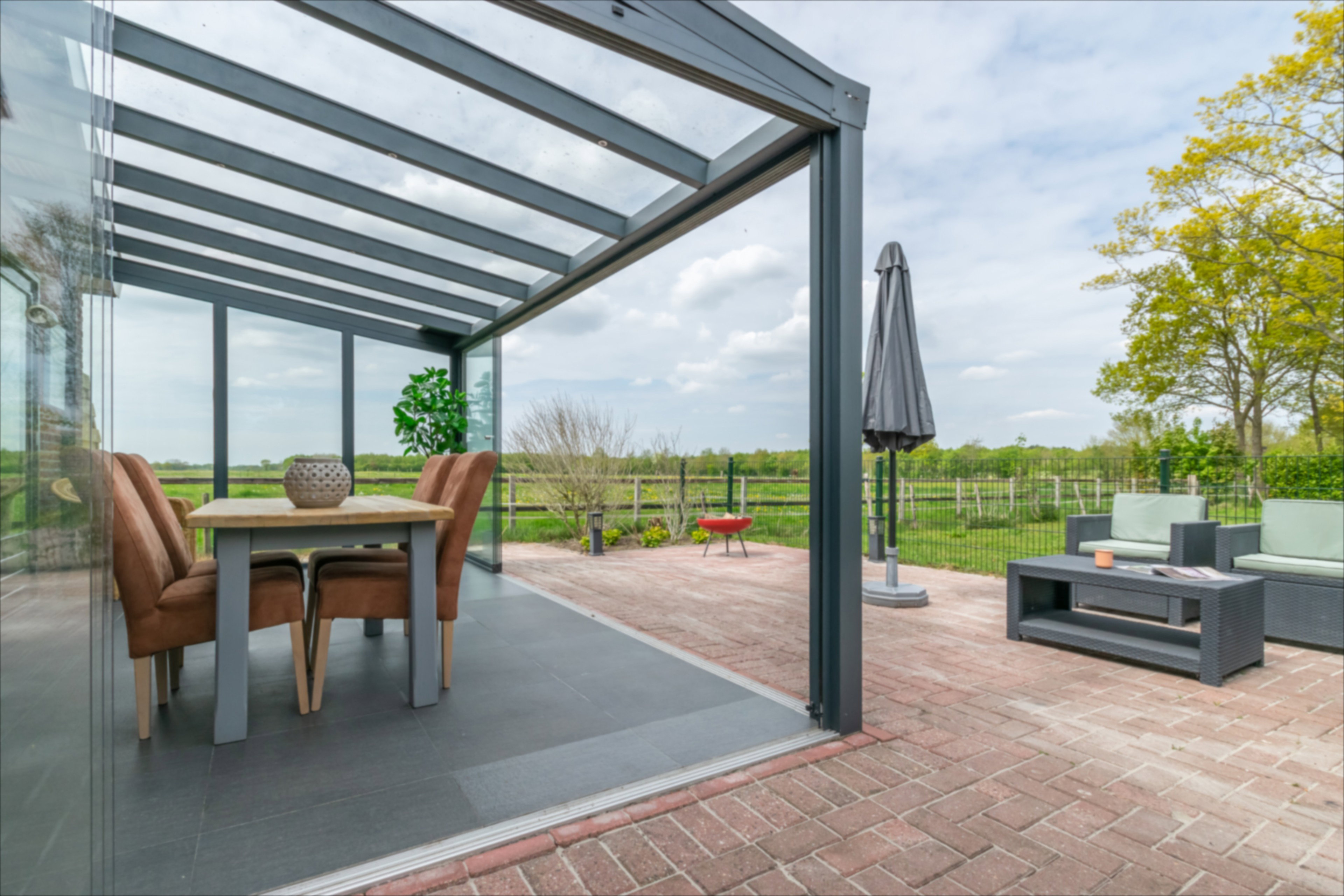 - image: 24