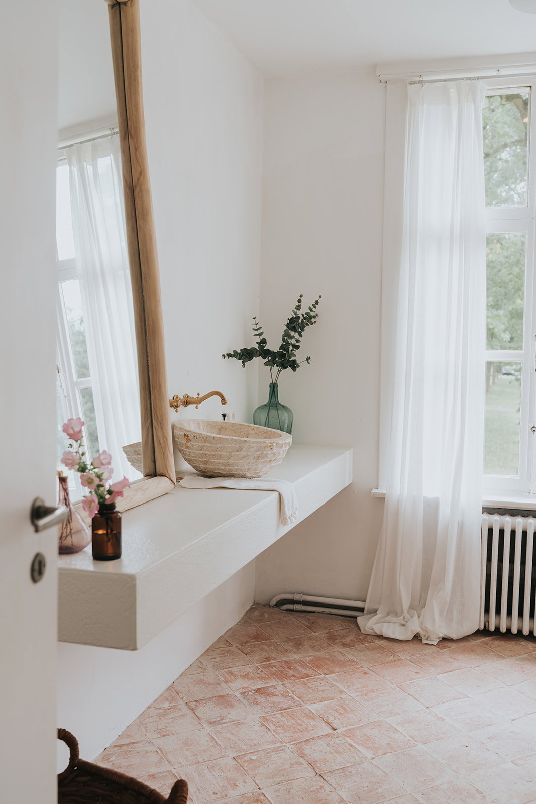 - image: 19