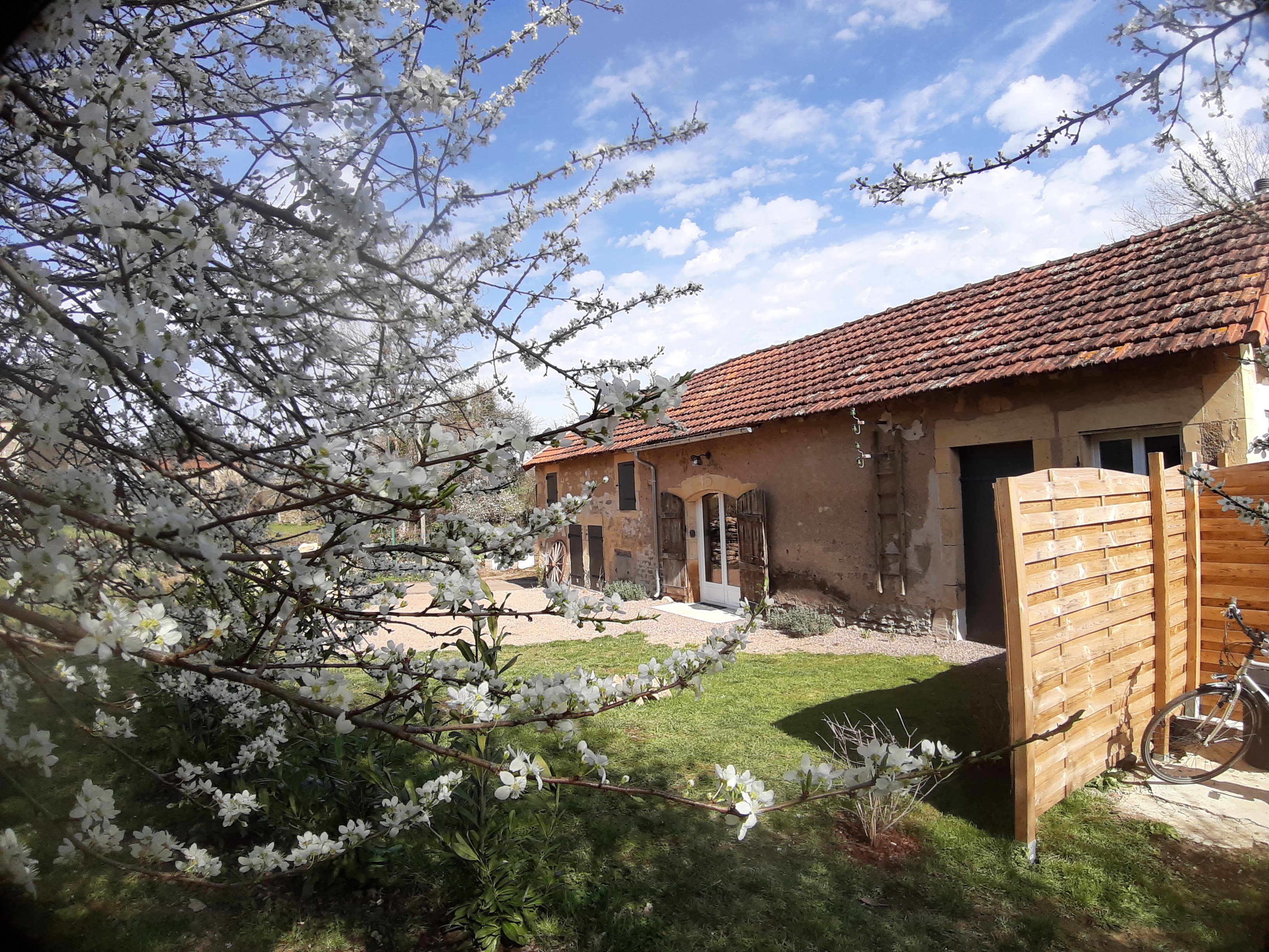 Naturhäuschen in Héry