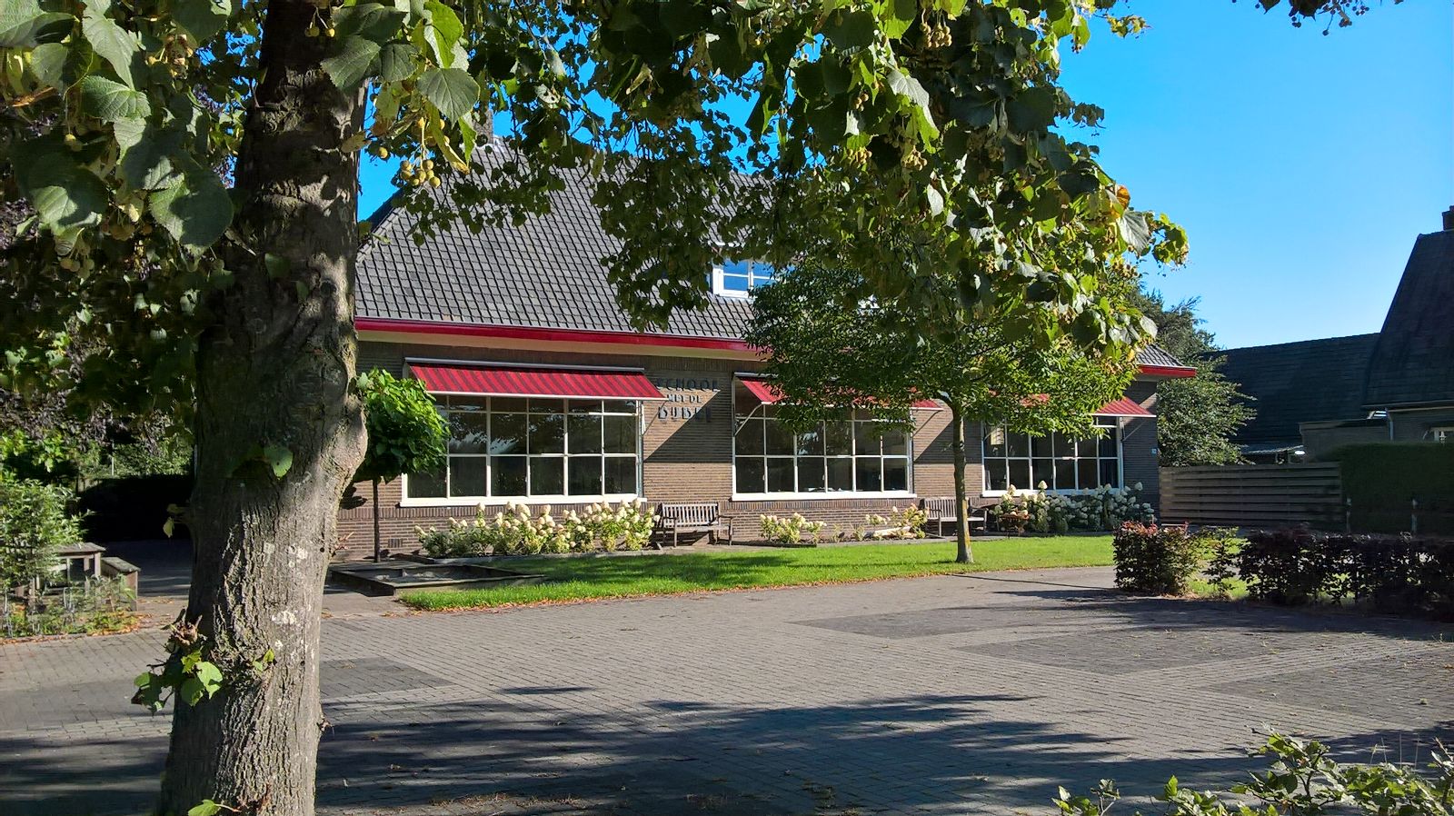 Naturhäuschen in Tonden