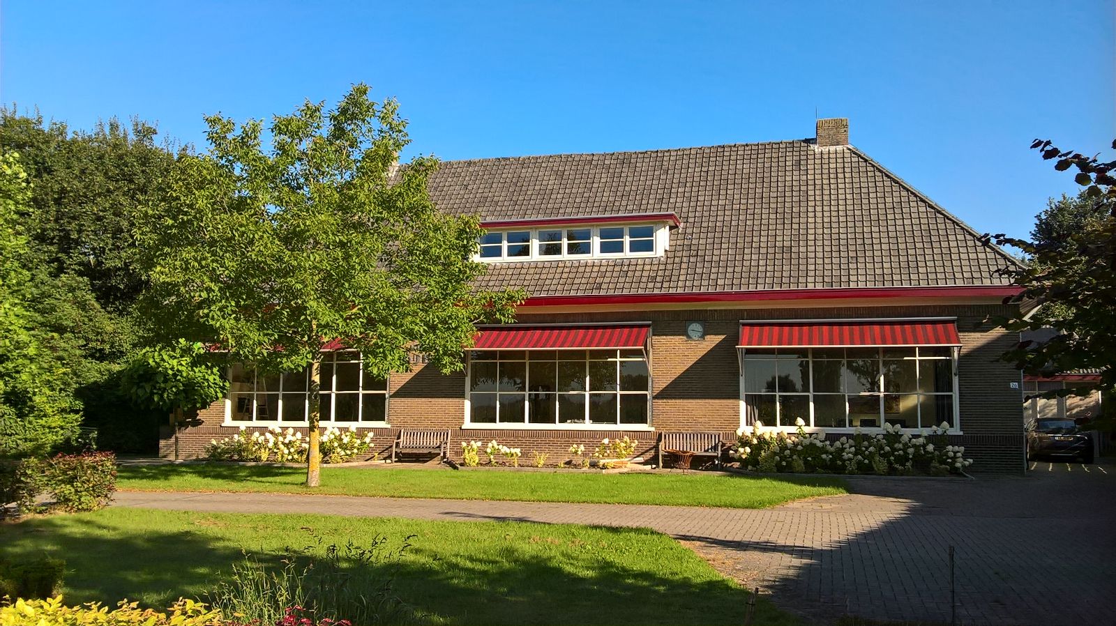 Naturhäuschen in Tonden