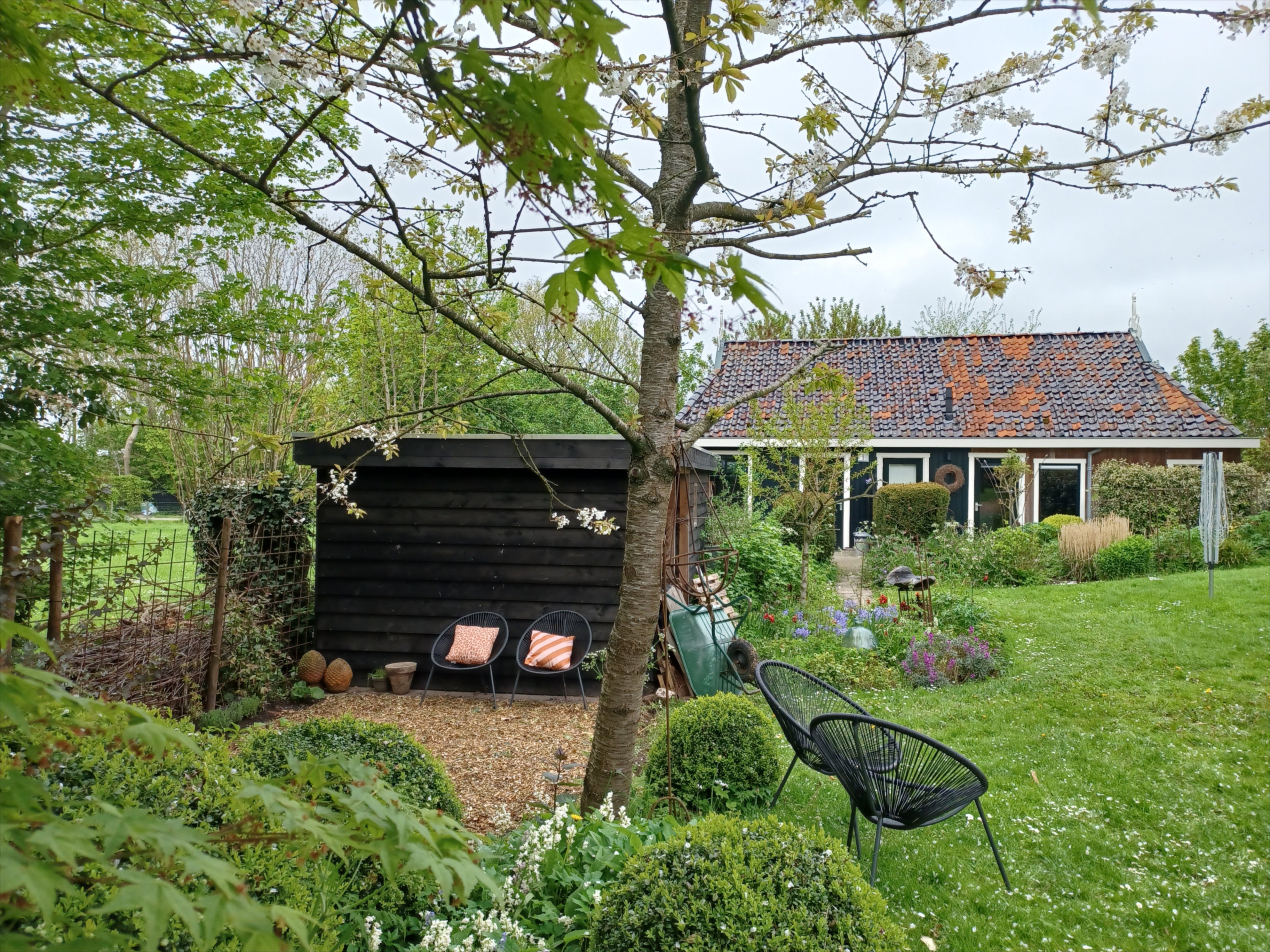 - image: 28