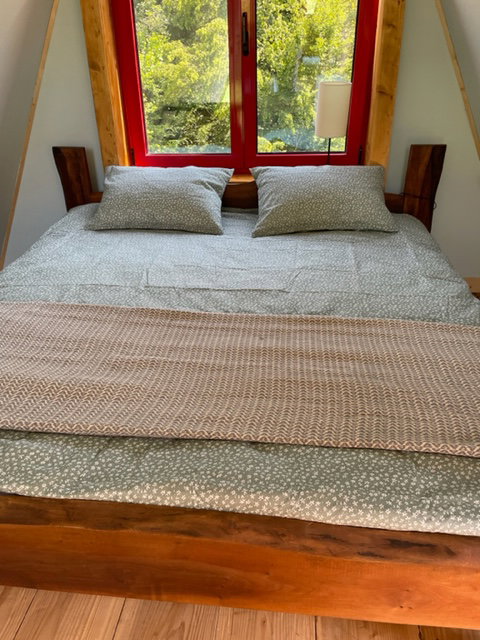 - image: 12