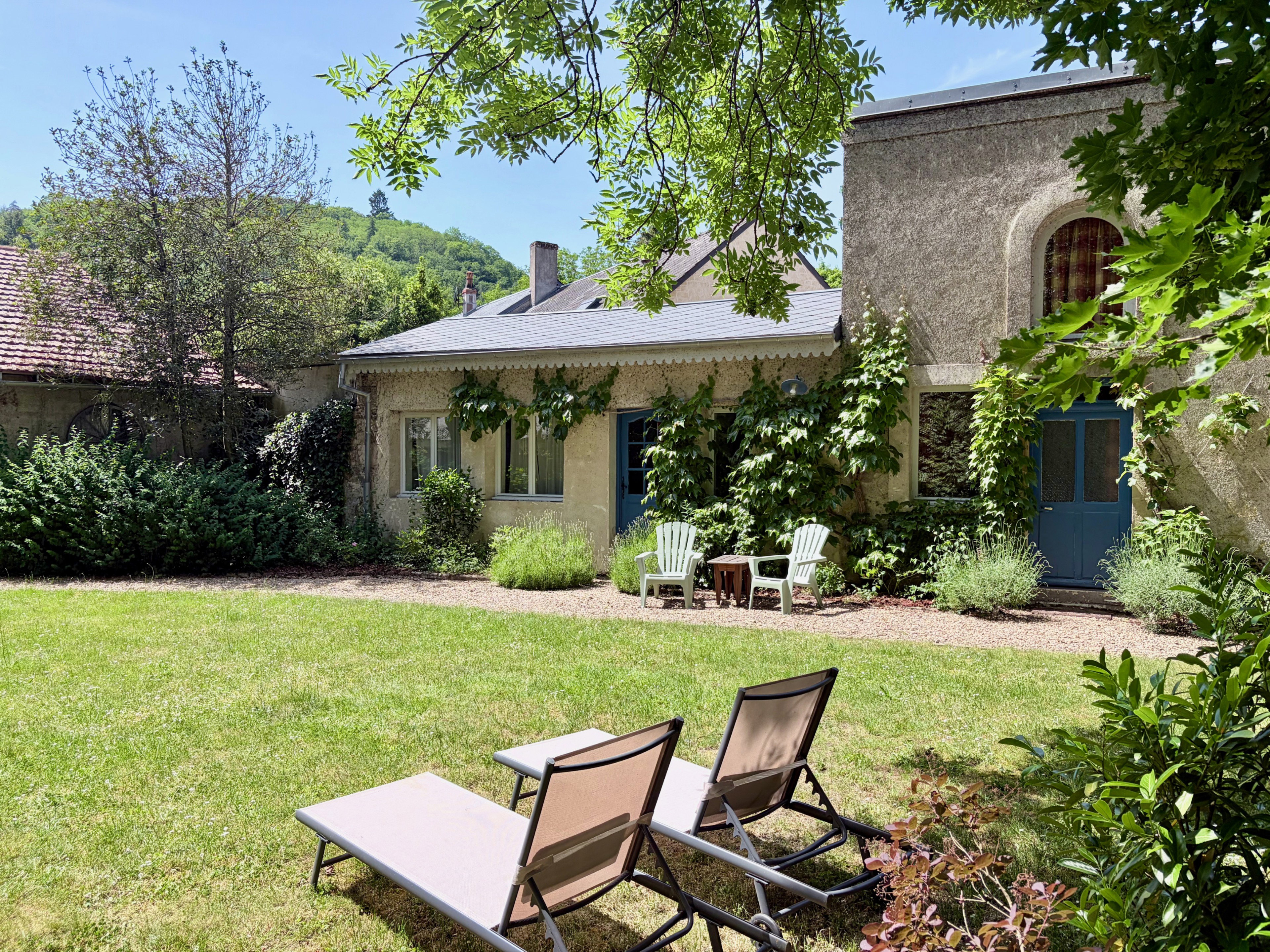 Casa nella natura a Lucenay-L'Evêque
