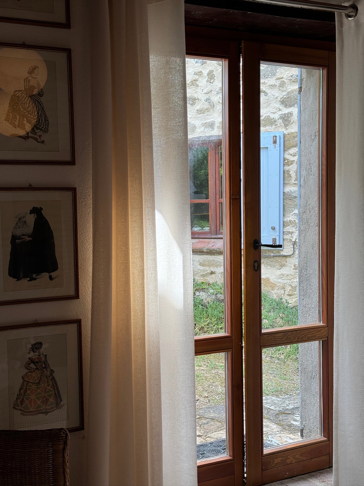 - image: 24
